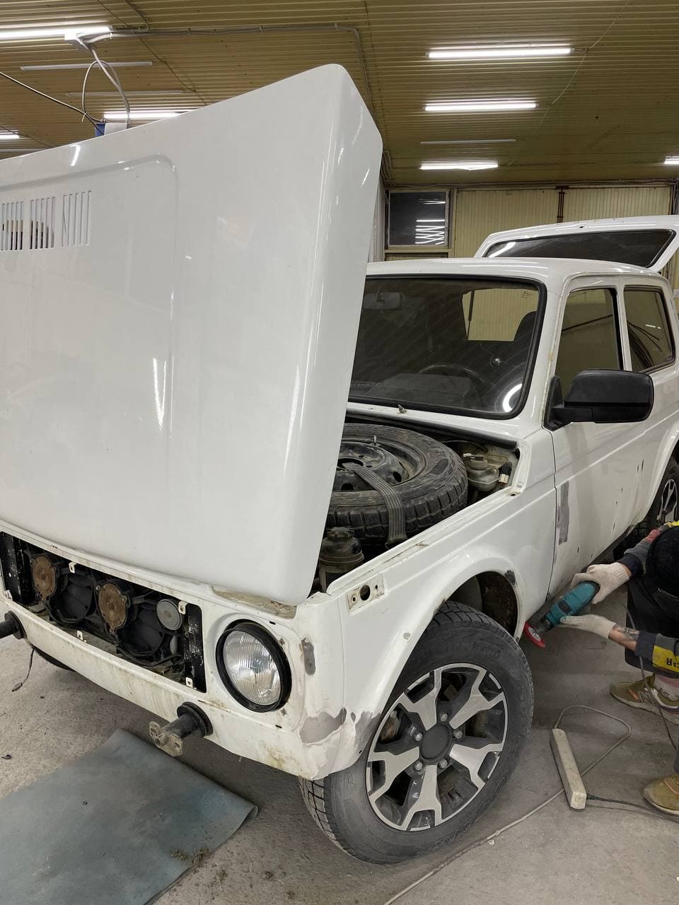 Lada Niva 4x4: очистка от ржавчины, рихтовка и полная перекраска