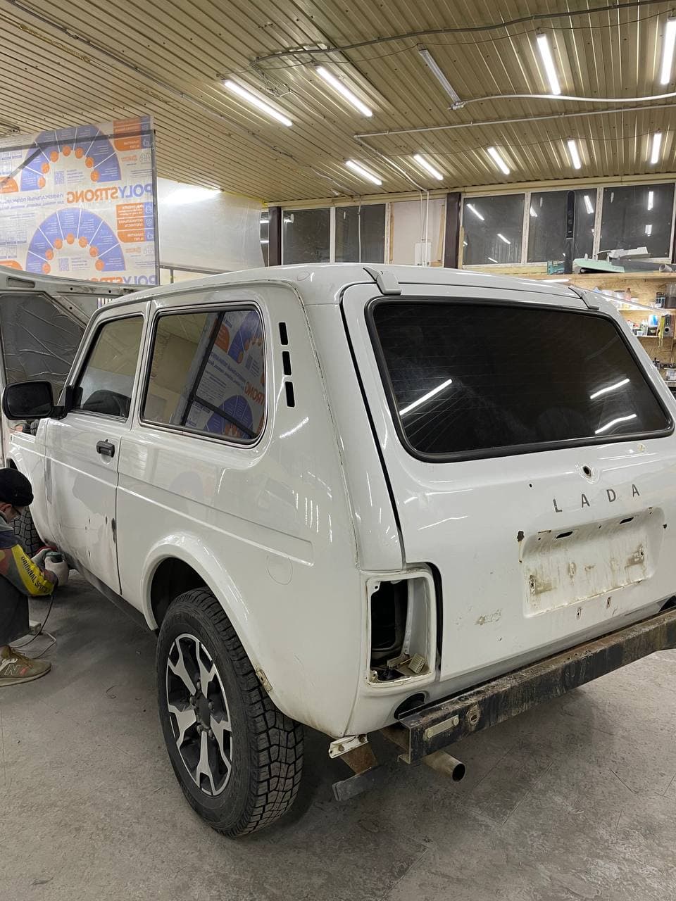 Lada Niva 4x4: очистка от ржавчины, рихтовка и полная перекраска