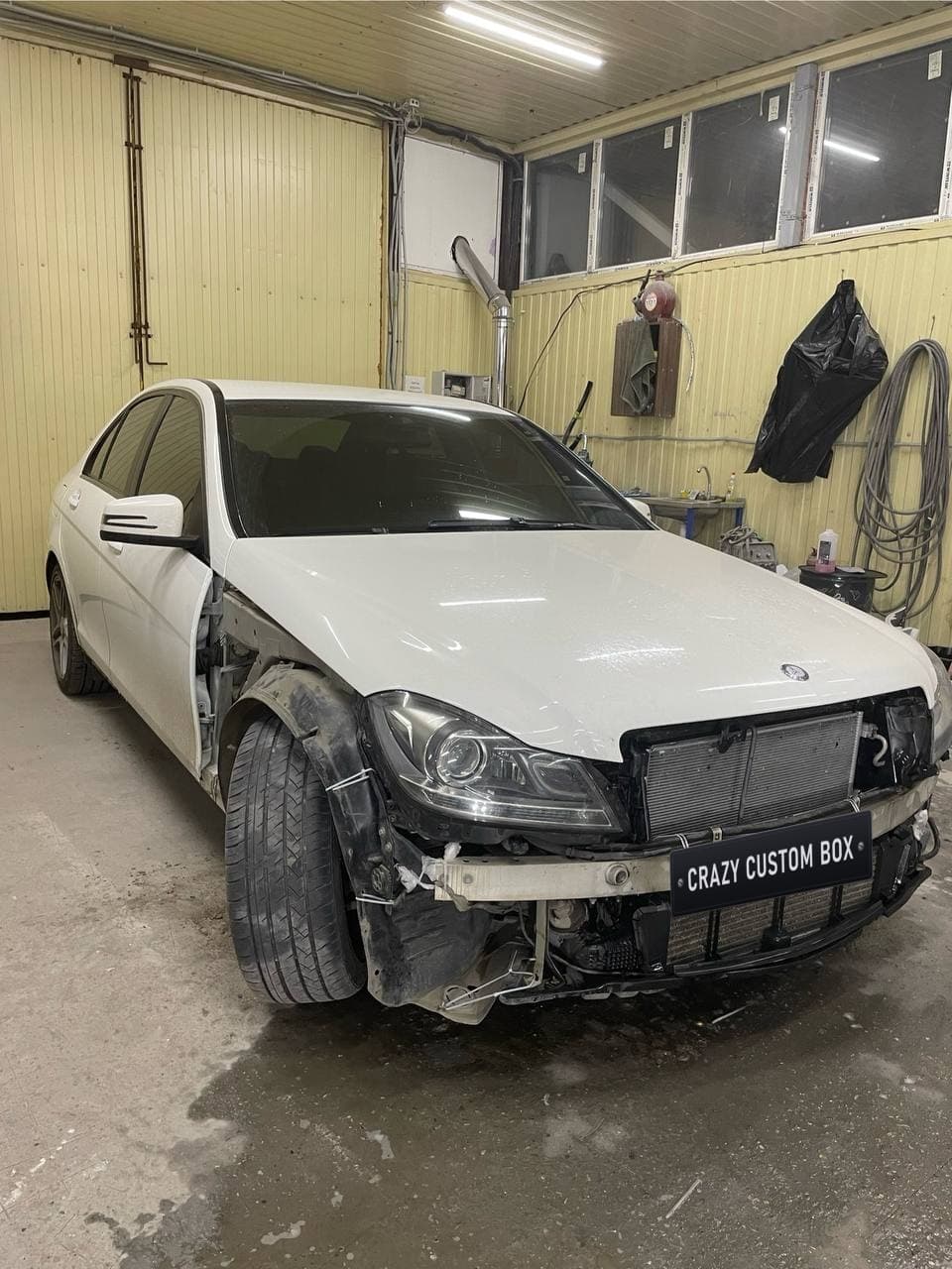 Mercedes-Benz C-класс: приехал на ремонт бампера, крыла и порога